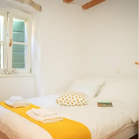 Stonehouse 22 - Zf Hvar *
