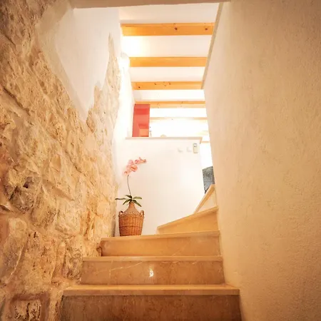 Stonehouse 22 - Zf Hvar
