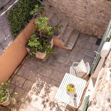 Stonehouse 22 - Zf Hvar